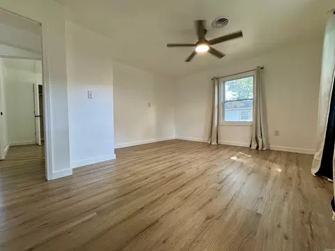 Bedroom - 1315 E River Ave, Searcy, AR 72143 photo 1 of 6