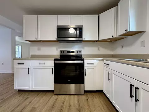 Kitchen - 1315 E River Ave, Searcy, AR 72143 photo 3 of 5