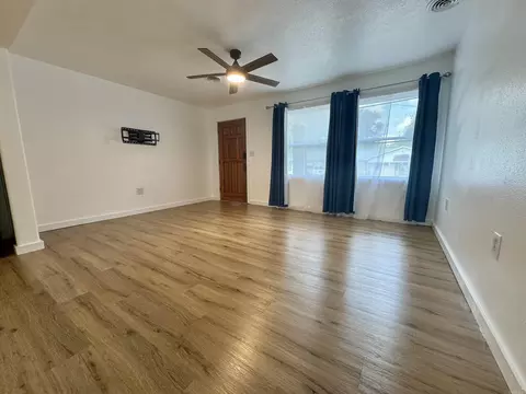 Living - 1315 E River Ave, Searcy, AR 72143 photo 3 of 4