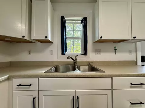 Kitchen - 1315 E River Ave, Searcy, AR 72143 photo 5 of 5