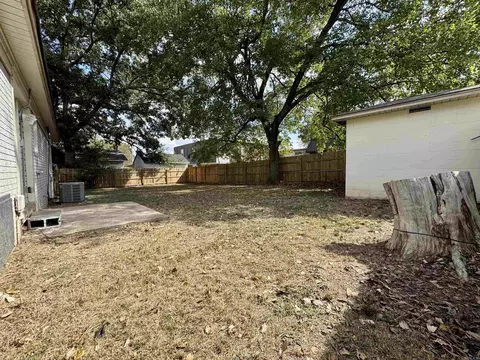 Exterior - 1315 E River Ave, Searcy, AR 72143 photo 5 of 9