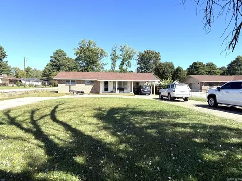 Exterior - 1602 E Main St, Mountain View, AR 72560 photo 4 of 12