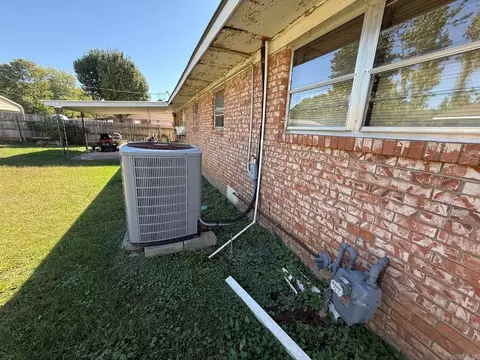 Exterior - 1602 E Main St, Mountain View, AR 72560 photo 3 of 12