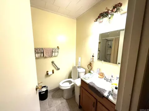 Bath - 1602 E Main St, Mountain View, AR 72560 photo 1 of 3