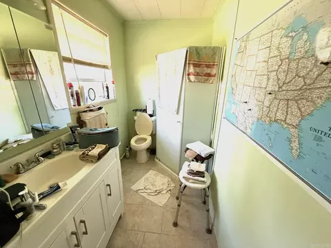 Bath - 1602 E Main St, Mountain View, AR 72560 photo 3 of 3