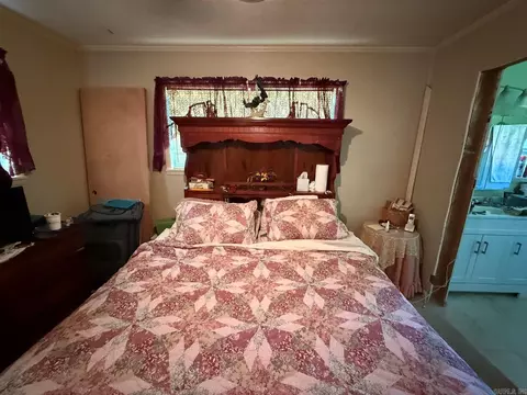 Bedroom - 1602 E Main St, Mountain View, AR 72560 photo 6 of 7
