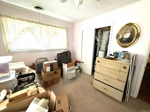 Bedroom - 1602 E Main St, Mountain View, AR 72560 photo 2 of 7