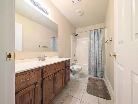 Bath - 205 Bixler, Mena, AR 71953 photo 4 of 4