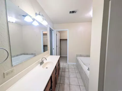 Bath - 205 Bixler, Mena, AR 71953 photo 3 of 4