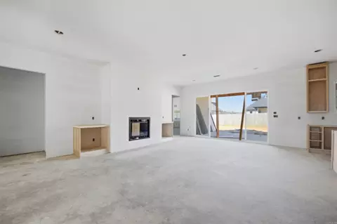 Living - 7017 Star Dust Ln, Benton, AR 72019 photo 6 of 8