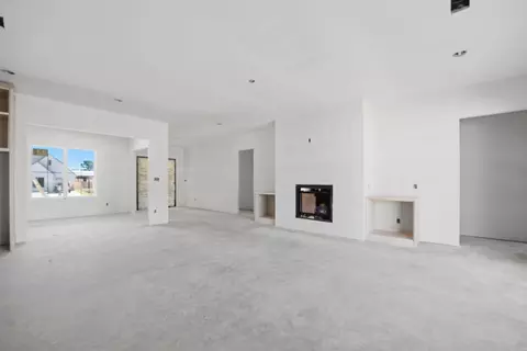Living - 7017 Star Dust Ln, Benton, AR 72019 photo 8 of 8
