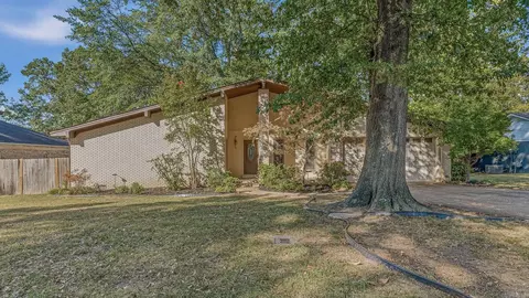 2221 Indian Trails St, Jonesboro, AR 72401