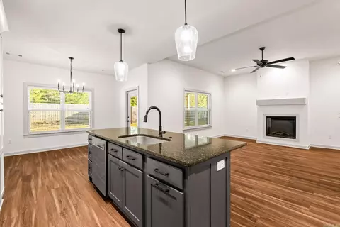 Living - 61 Lewis Loop, Greenbrier, AR 72058 photo 3 of 3