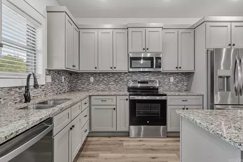 Kitchen - 149 Nelson Cir, Trumann, AR 72472 photo 2 of 3