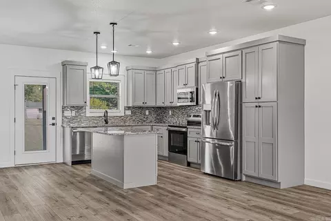 Kitchen - 149 Nelson Cir, Trumann, AR 72472 photo 1 of 3