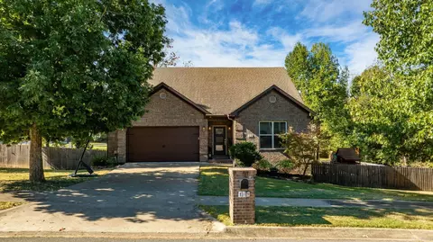 109 Sienna Lake Ln, Little Rock, AR 72210