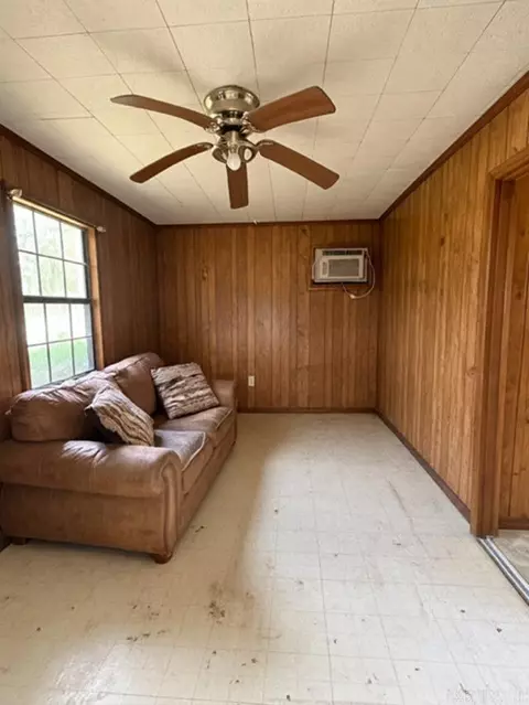 Living - 136 Dalyrmple Loop, Umpire, AR 71971 photo 1 of 1