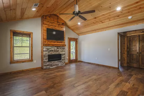 Living - 118 Anderson Loop, Amity, AR 71921 photo 1 of 2