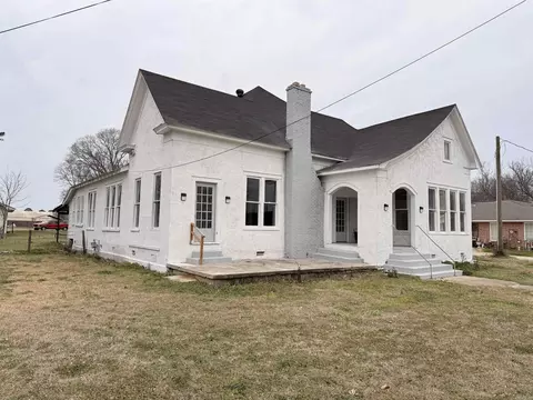 Exterior - 404 Turner St, Warren, AR 71671 photo 3 of 5