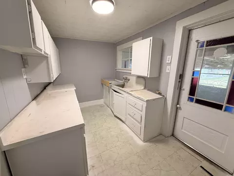 Kitchen - 404 Turner St, Warren, AR 71671 photo 4 of 5