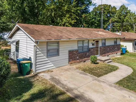9418 Crofton Dr, Little Rock, AR 72209