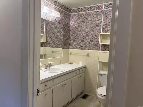 Bath - 109 Apache, Searcy, AR 72143 photo 1 of 2