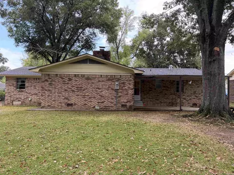 Exterior - 109 Apache, Searcy, AR 72143 photo 3 of 10