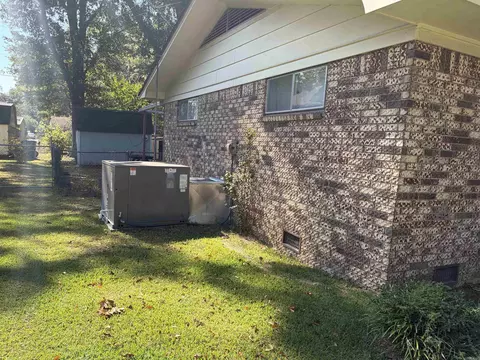 Exterior - 109 Apache, Searcy, AR 72143 photo 8 of 10