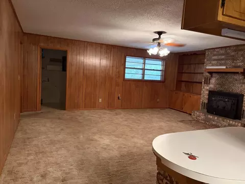 Living - 109 Apache, Searcy, AR 72143 photo 1 of 7