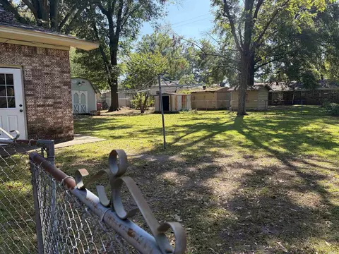 Exterior - 109 Apache, Searcy, AR 72143 photo 9 of 10