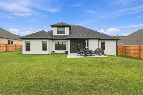 Exterior - 1655 Nantucket Dr, Conway, AR 72034 photo 5 of 9