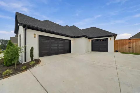 Exterior - 1655 Nantucket Dr, Conway, AR 72034 photo 4 of 9
