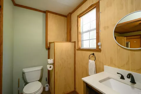 Bath - 5549 Highway 8e, Mena, AR 71953 photo 4 of 5