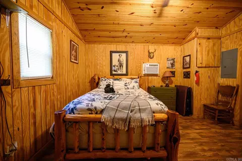 Bedroom - 5549 Highway 8e, Mena, AR 71953 photo 2 of 5