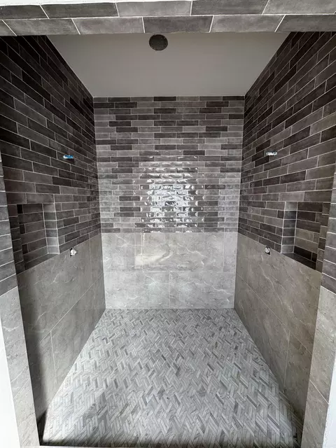 Bath - 7071 Star Dust Ln, Alexander, AR 72002 photo 1 of 4