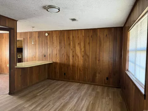 Living - 511 E Washington St, Hazen, AR 72064 photo 2 of 4