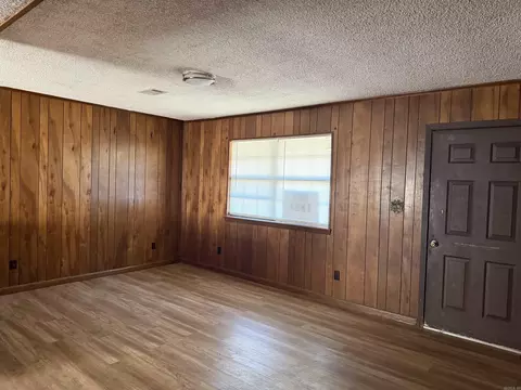 Living - 511 E Washington St, Hazen, AR 72064 photo 1 of 4
