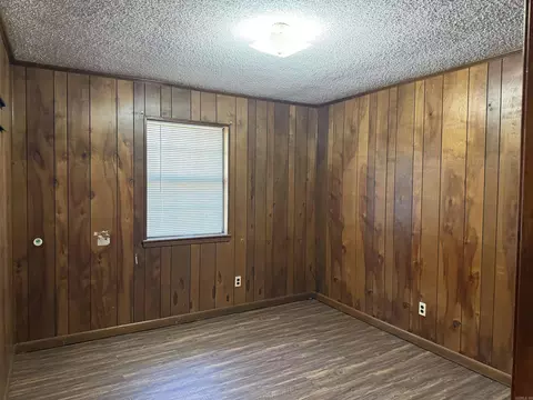 Bedroom - 511 E Washington St, Hazen, AR 72064 photo 4 of 5