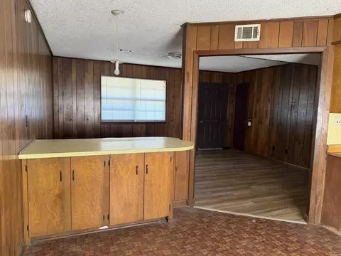 Living - 511 E Washington St, Hazen, AR 72064 photo 4 of 4