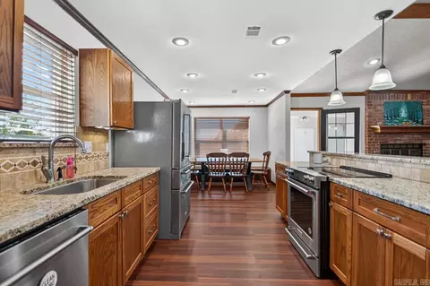 Kitchen - 27 Sunset Loop, Lonoke, AR 72086 photo 1 of 2