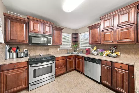 Kitchen - 13624 Dynasty Dr, Alexander, AR 72002 photo 1 of 1