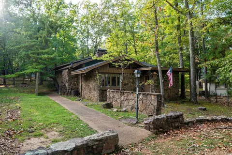 909 Lakeland Dr, Heber Springs, AR 72543