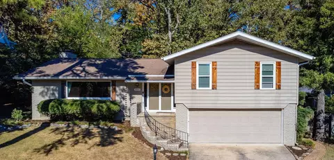 8000 Evergreen Dr, Little Rock, AR 72227