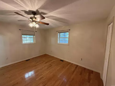 Bedroom - 71 Mohawk Dr, Searcy, AR 72143 photo 1 of 4