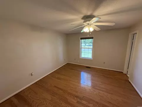 Bedroom - 71 Mohawk Dr, Searcy, AR 72143 photo 4 of 4