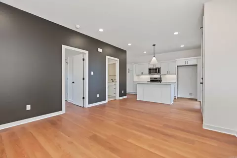 Living - 320 E 24th St, Little Rock, AR 72206 photo 2 of 3