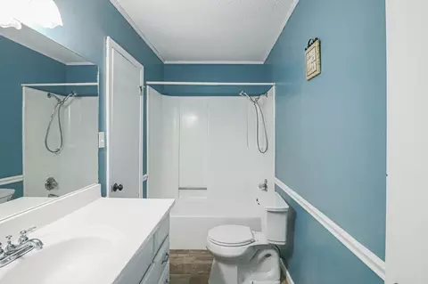 Bath - 421 Byrn Ln, Trumann, AR 72472 photo 3 of 4