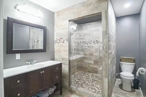 Bath - 421 Byrn Ln, Trumann, AR 72472 photo 2 of 4