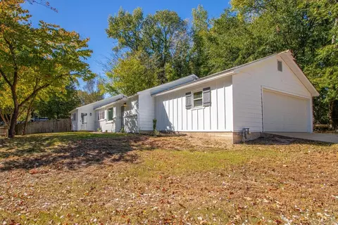 Exterior - 103 Pine Cir, Benton, AR 72015 photo 4 of 8