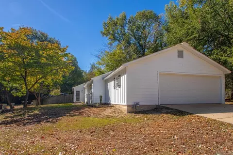 Exterior - 103 Pine Cir, Benton, AR 72015 photo 5 of 8